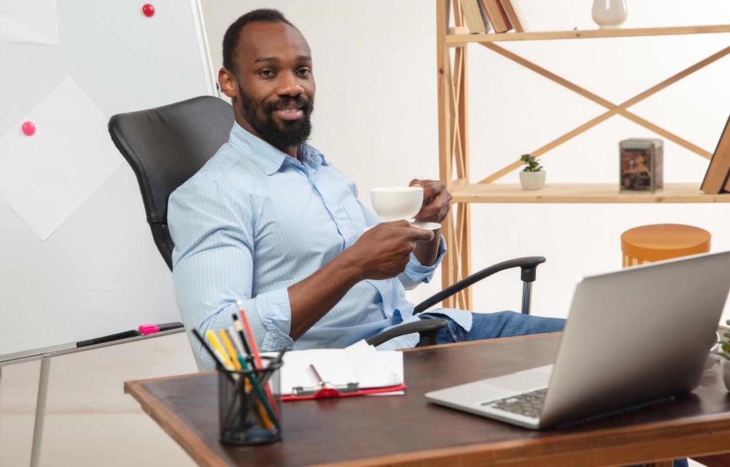 Dashboard di monitoraggio delle prestazioni IT con metriche in tempo reale